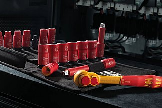 [Translate to Französisch INT:] Das Zyklop-VDE-Knarrensortiment für komfortable und sichere Arbeitseinsätze in der Elektroinstallation. 