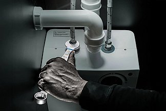 La fourche pivotant à 7,5° et la forme dodécagonale permettent de doubler les points d’ancrage de la nouvelle Joker 6003 pour un angle de reprise de 15°.